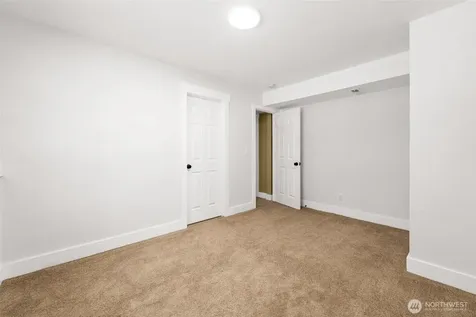 22706 NE 12th Place Sammamish WA 98074