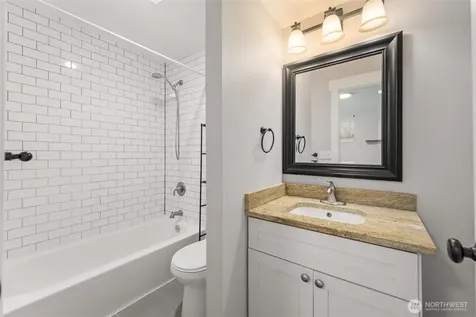 22706 NE 12th Place Sammamish WA 98074