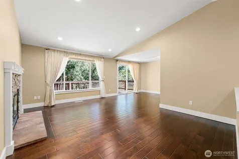 22706 NE 12th Place Sammamish WA 98074