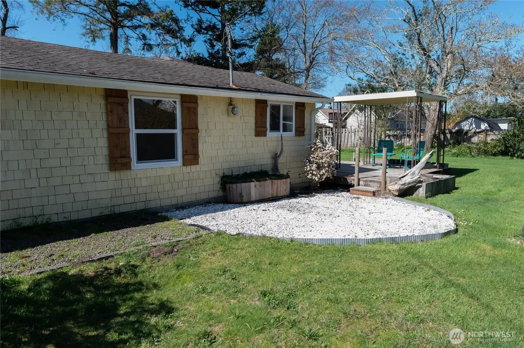 1707 258th Place Ocean Park WA 98640