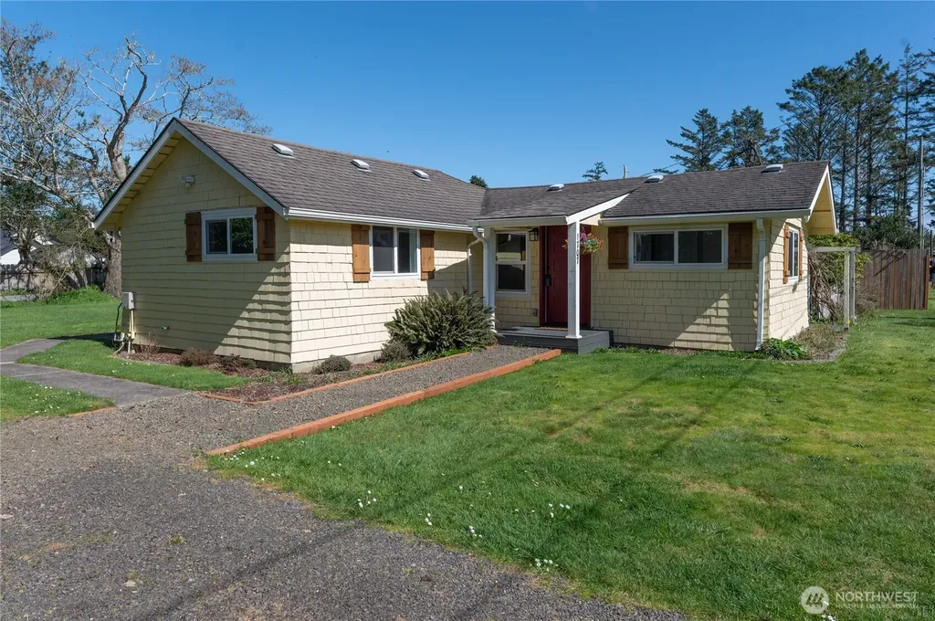 1707 258th Place Ocean Park WA 98640