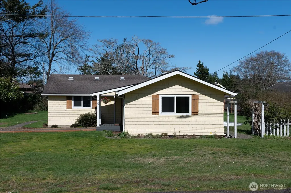 1707 258th Place Ocean Park WA 98640