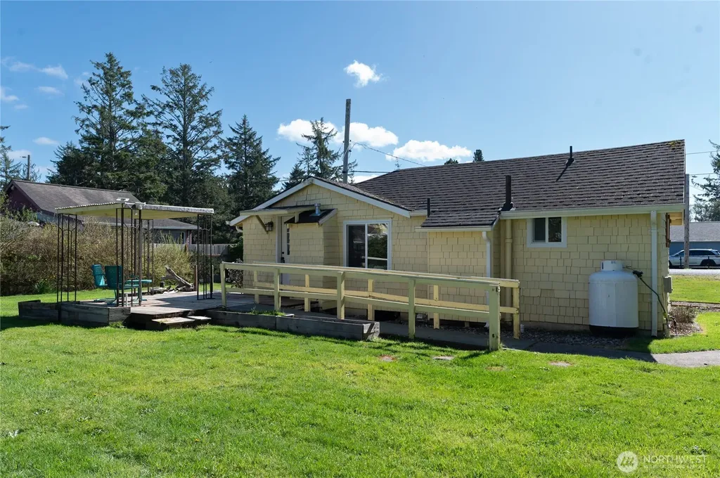 1707 258th Place Ocean Park WA 98640