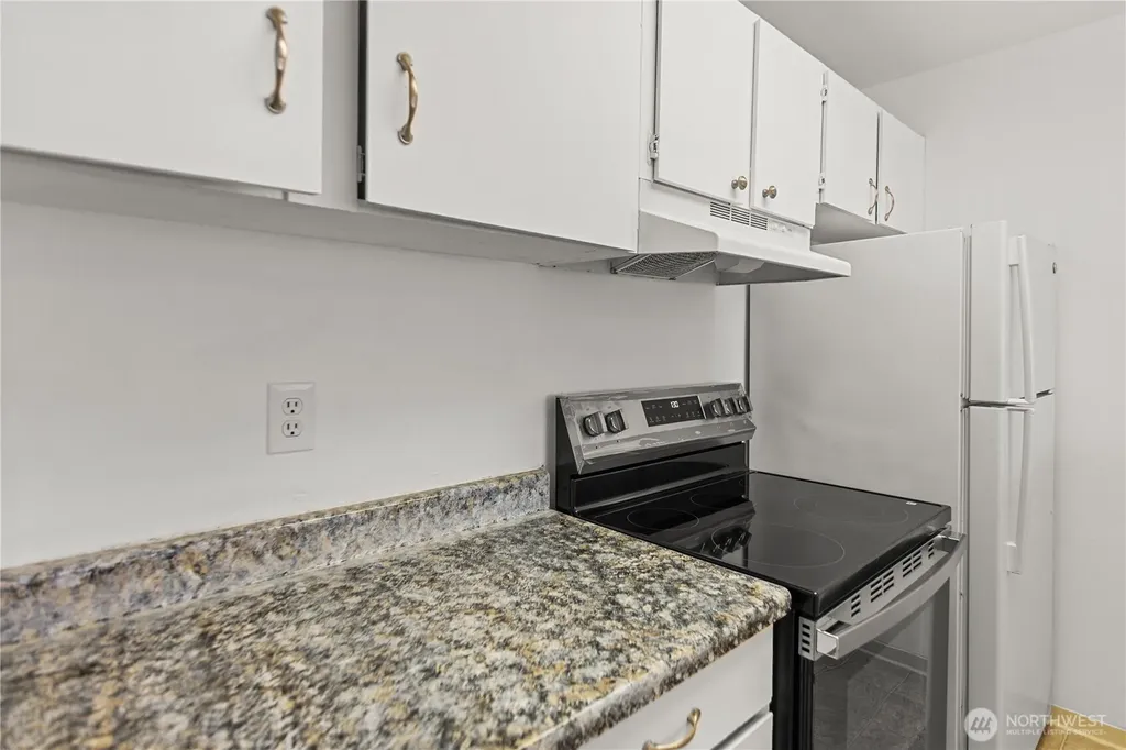 31003 14th Avenue S Federal Way WA 98003