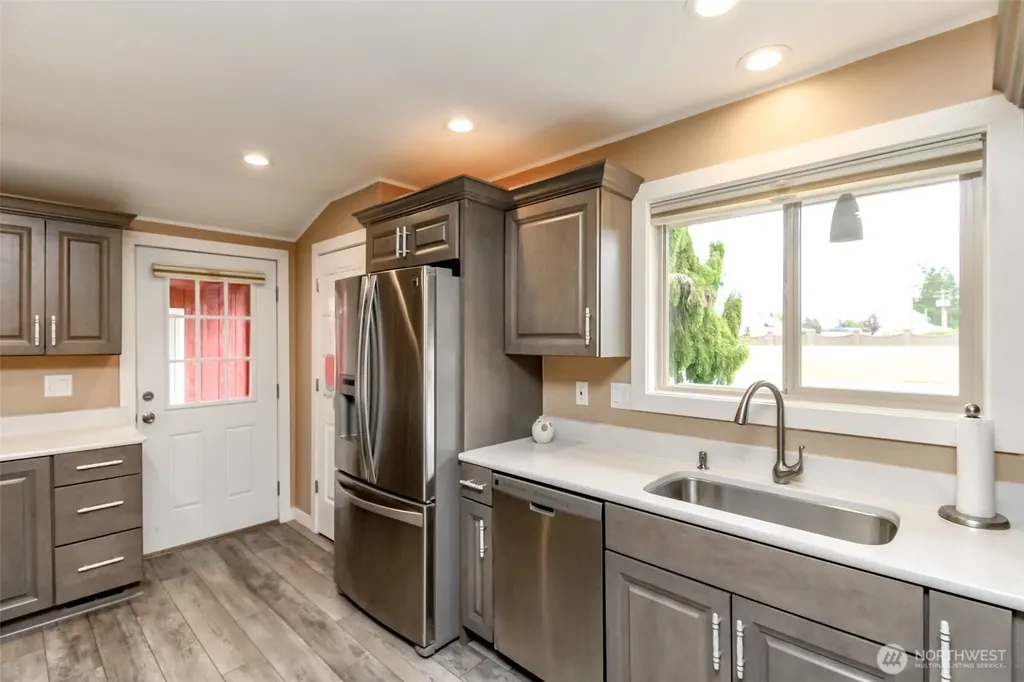 36510 Mountain Highway E Eatonville WA 98328