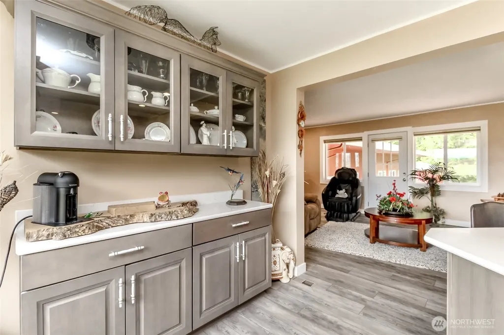 36510 Mountain Highway E Eatonville WA 98328