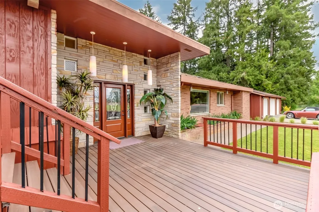 36510 Mountain Highway E Eatonville WA 98328