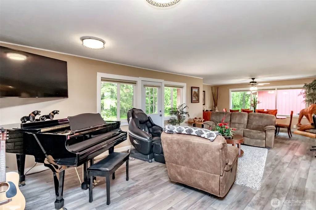 36510 Mountain Highway E Eatonville WA 98328