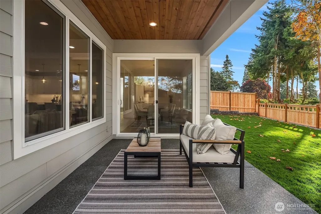 22212 98th Avenue W Edmonds WA 98020