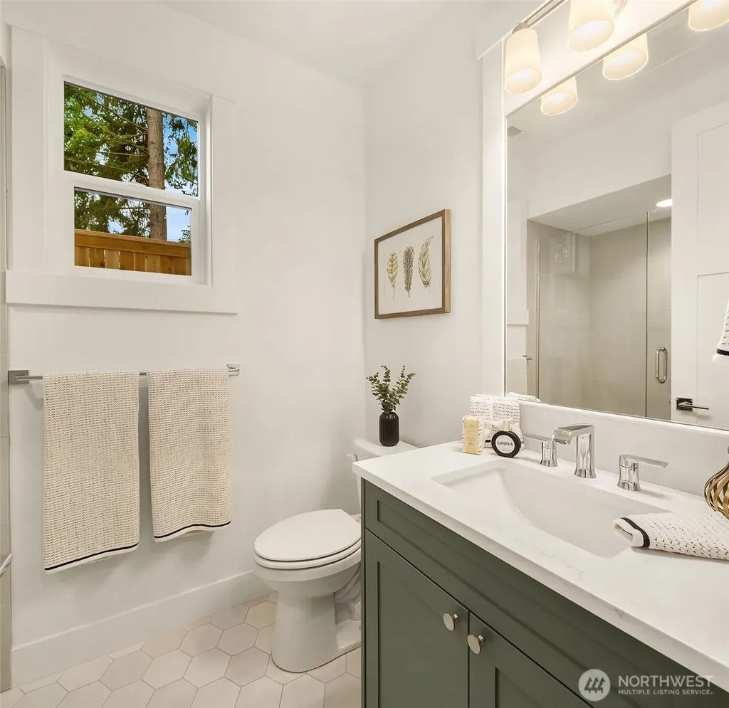 22212 98th Avenue W Edmonds WA 98020