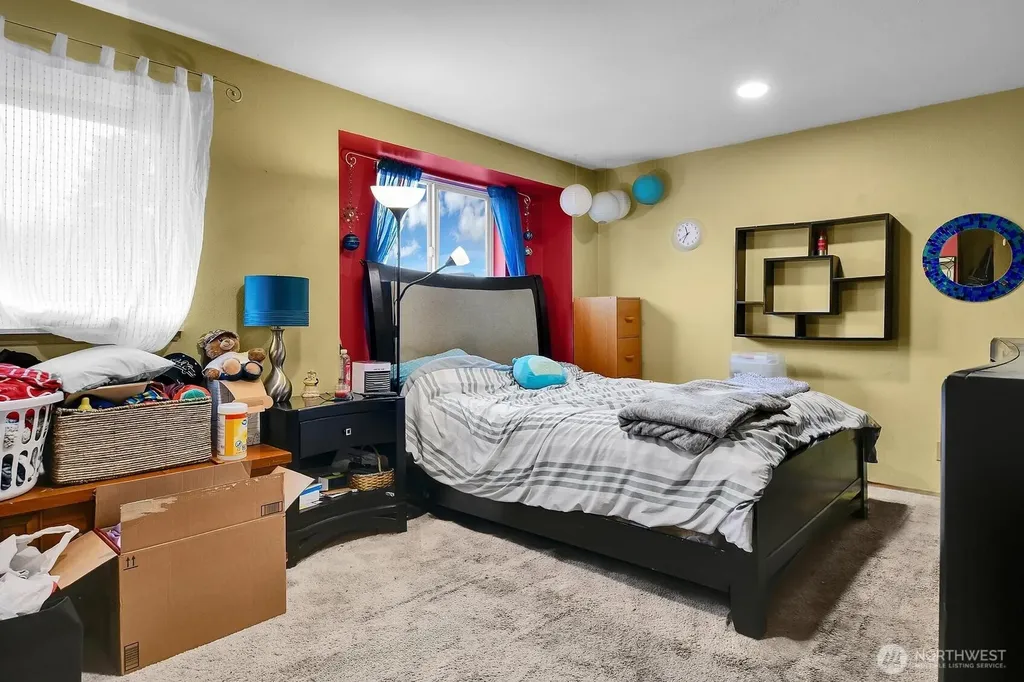 21225 76th Avenue W Edmonds WA 98026