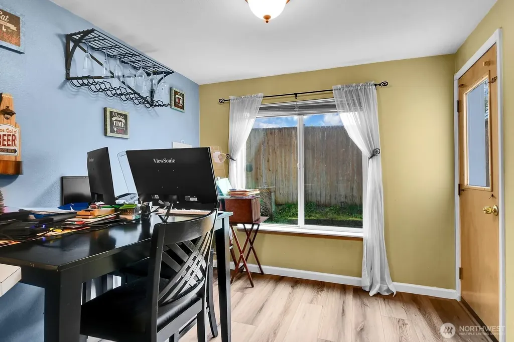 21225 76th Avenue W Edmonds WA 98026