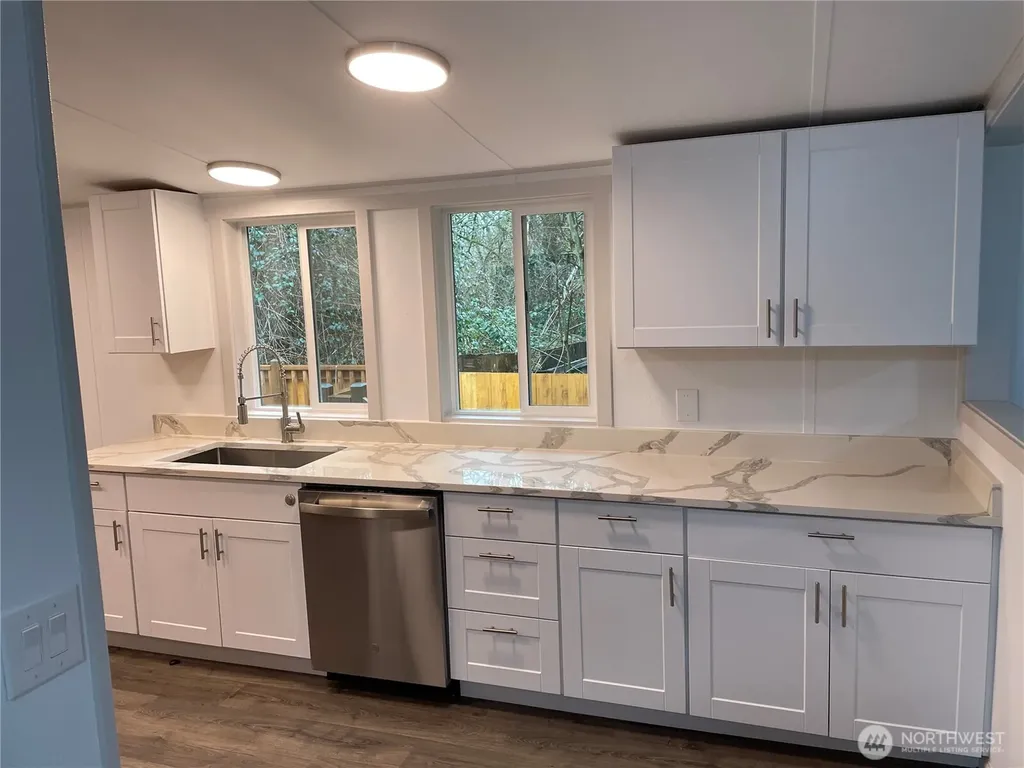 827 West Valley Highway Kent WA 98032