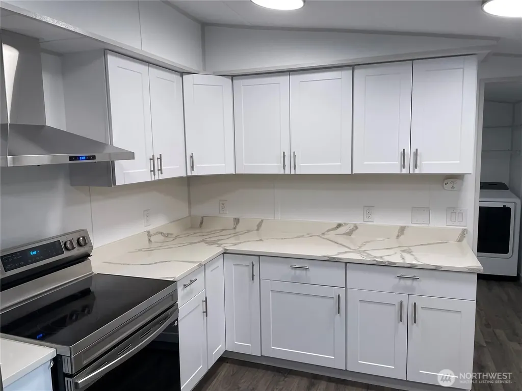 827 West Valley Highway Kent WA 98032