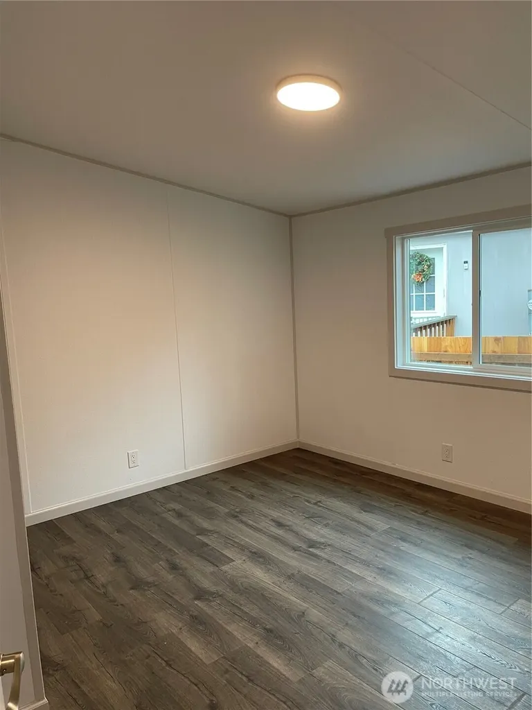 827 West Valley Highway Kent WA 98032