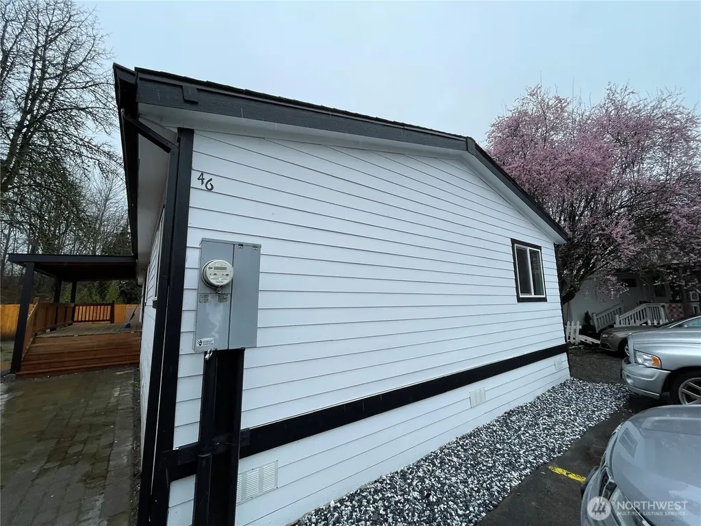 827 West Valley Highway Kent WA 98032
