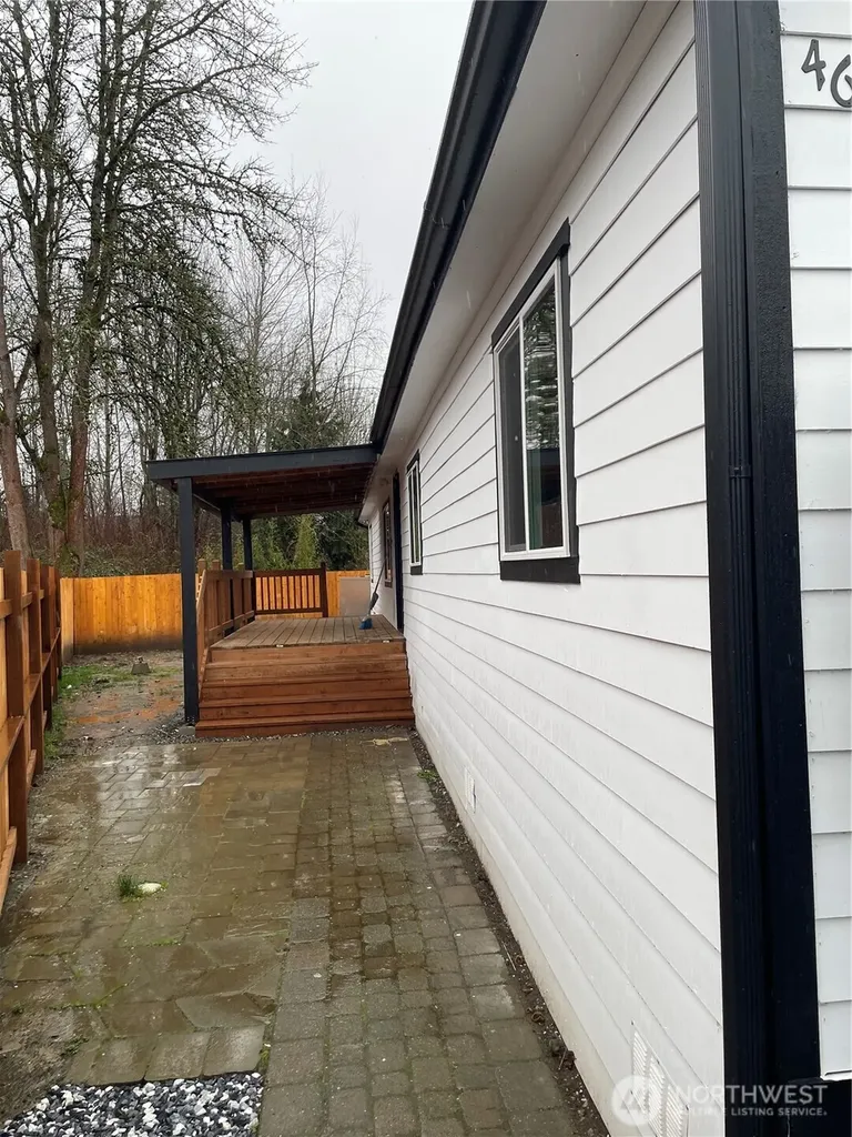 827 West Valley Highway Kent WA 98032