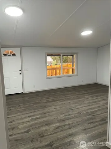 827 West Valley Highway Kent WA 98032