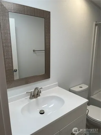 827 West Valley Highway Kent WA 98032