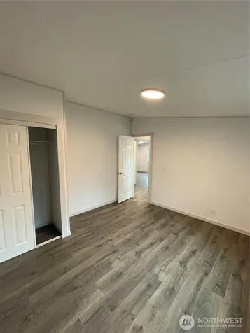 827 West Valley Highway Kent WA 98032