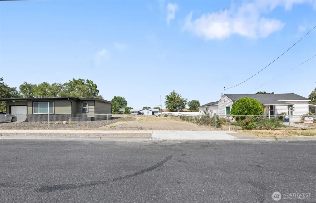 721 S Winona Street Moses Lake WA 98837