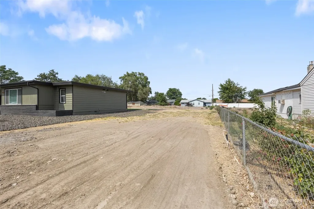 721 S Winona Street Moses Lake WA 98837