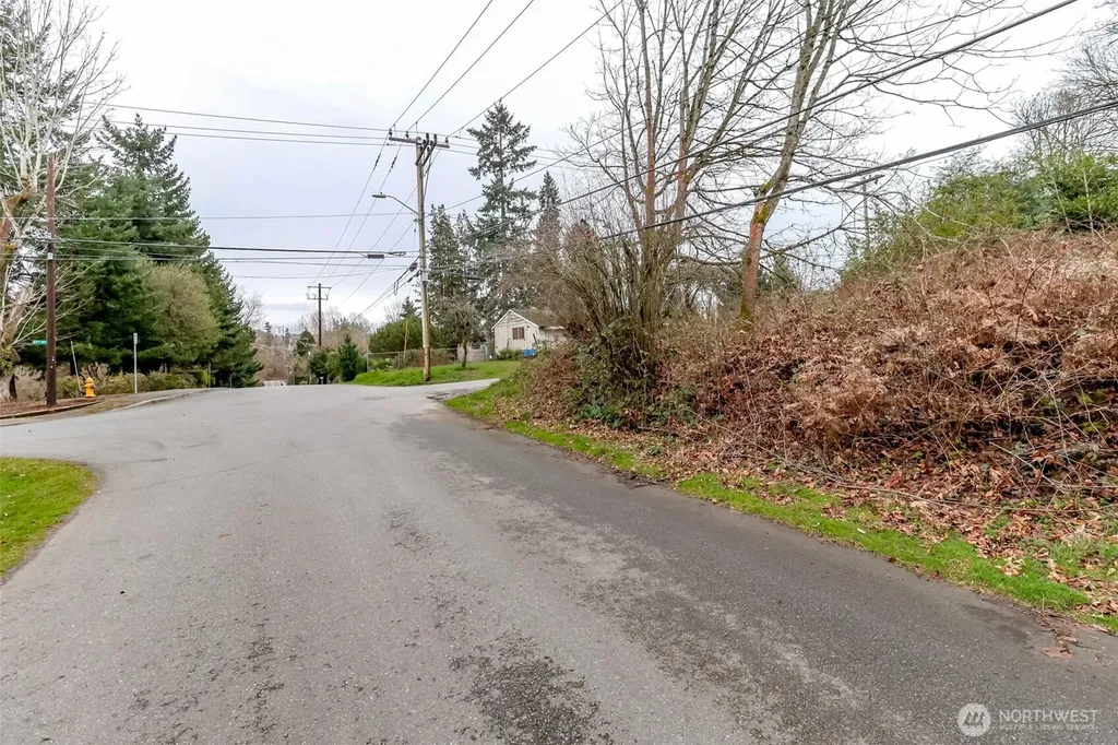 12613 35th Avenue S Tukwila WA 98168