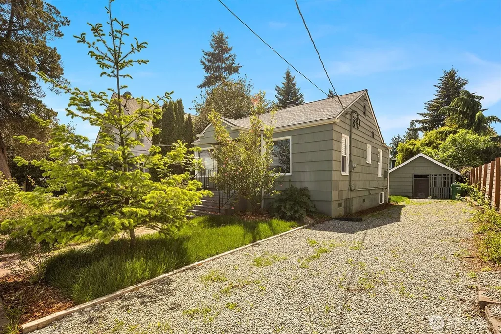 935 N 92nd Street Seattle WA 98103