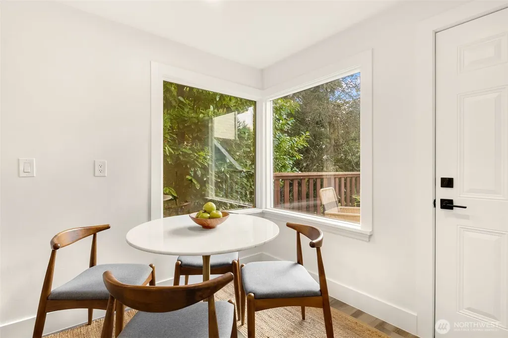 935 N 92nd Street Seattle WA 98103