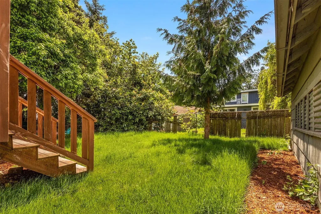 935 N 92nd Street Seattle WA 98103