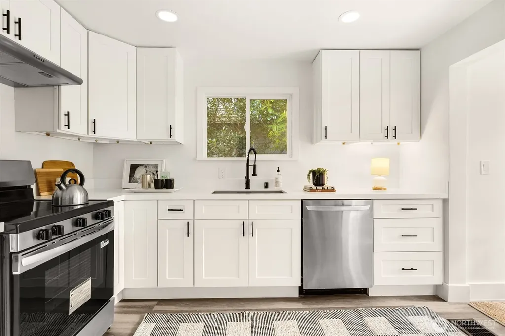 935 N 92nd Street Seattle WA 98103