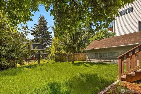 935 N 92nd Street Seattle WA 98103