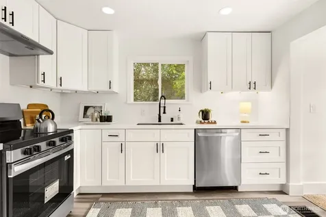 935 N 92nd Street Seattle WA 98103