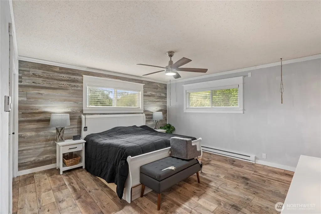 279 Holly Lane Cosmopolis WA 98537
