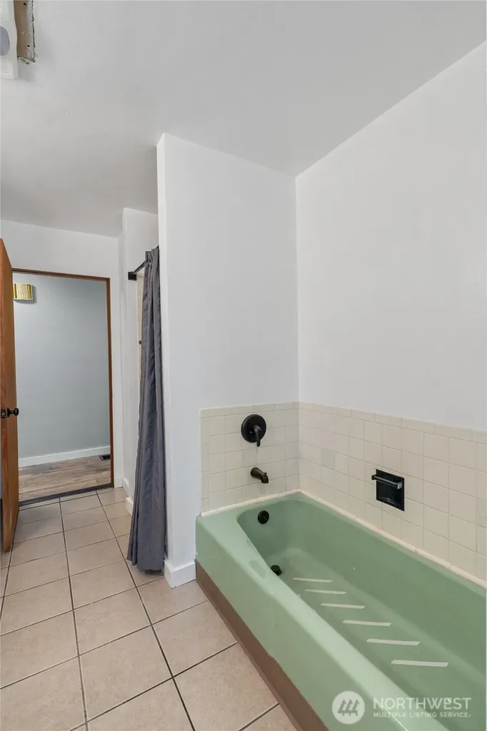279 Holly Lane Cosmopolis WA 98537