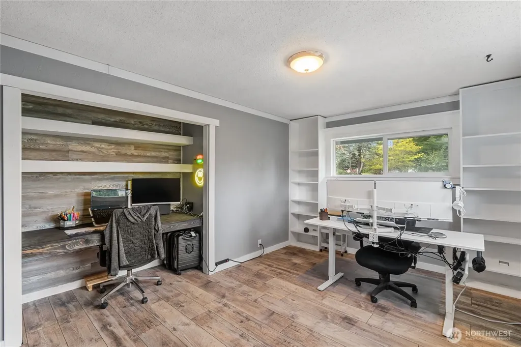 279 Holly Lane Cosmopolis WA 98537