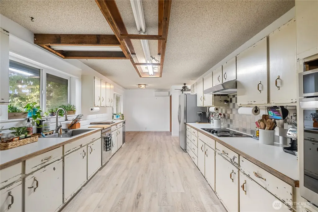 279 Holly Lane Cosmopolis WA 98537