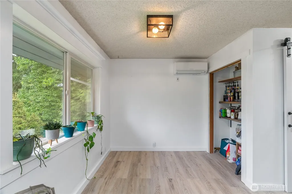 279 Holly Lane Cosmopolis WA 98537
