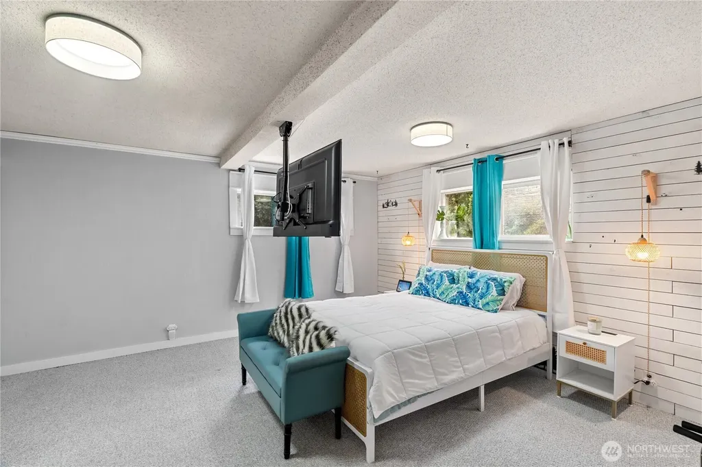 279 Holly Lane Cosmopolis WA 98537