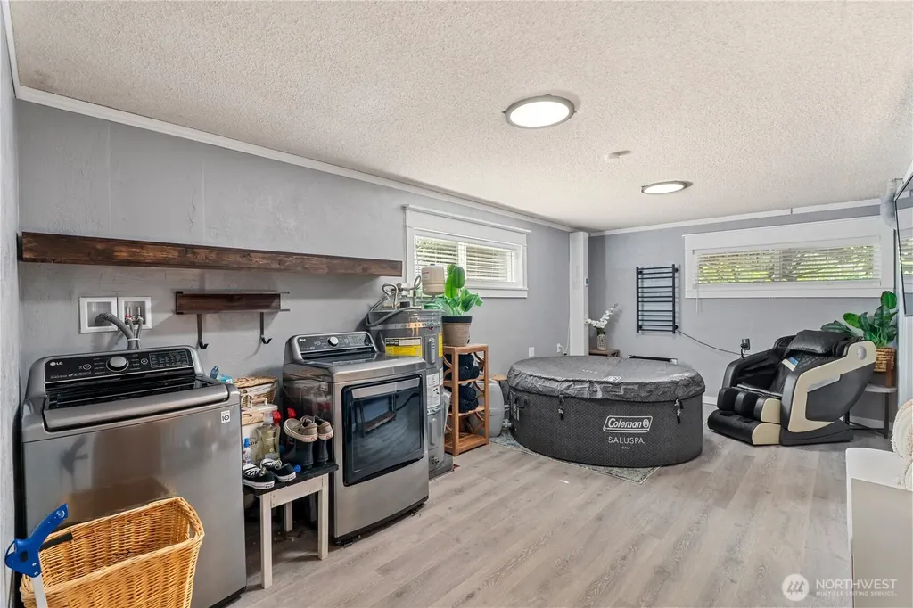 279 Holly Lane Cosmopolis WA 98537