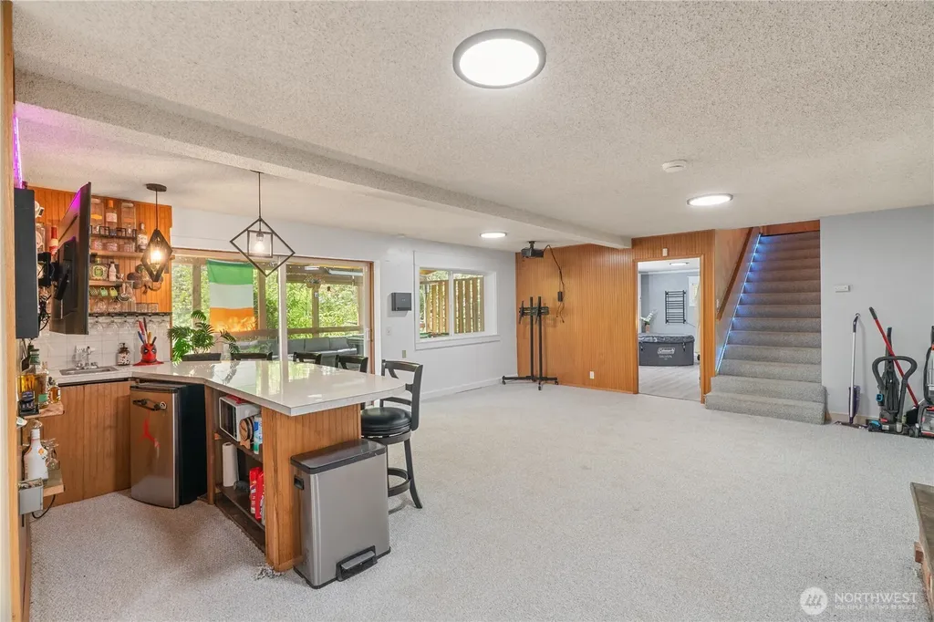 279 Holly Lane Cosmopolis WA 98537
