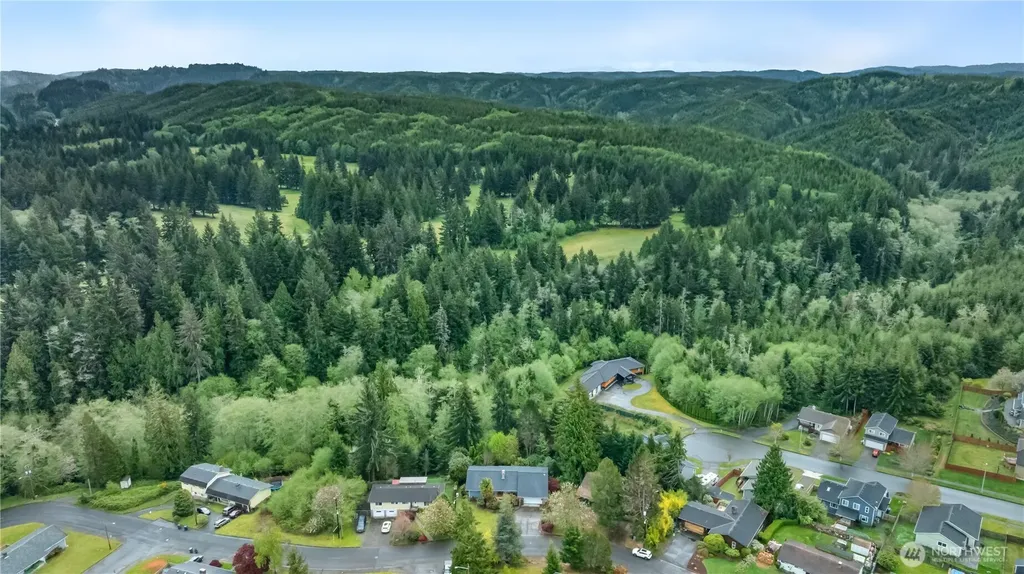 279 Holly Lane Cosmopolis WA 98537
