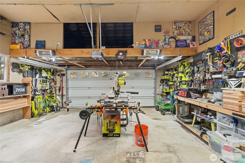 279 Holly Lane Cosmopolis WA 98537