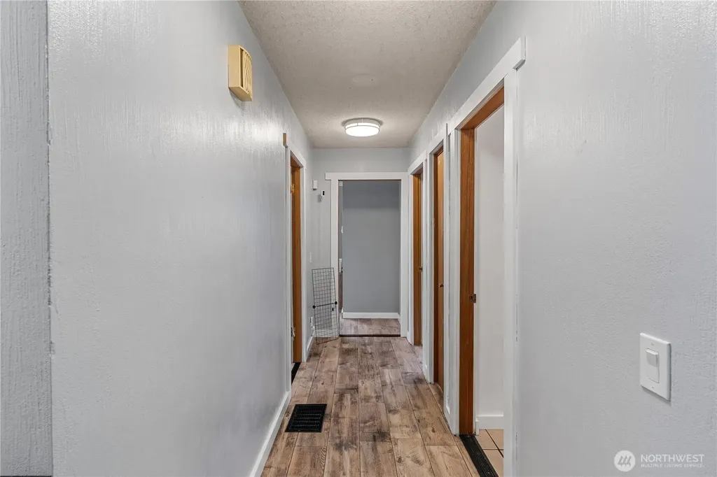 279 Holly Lane Cosmopolis WA 98537