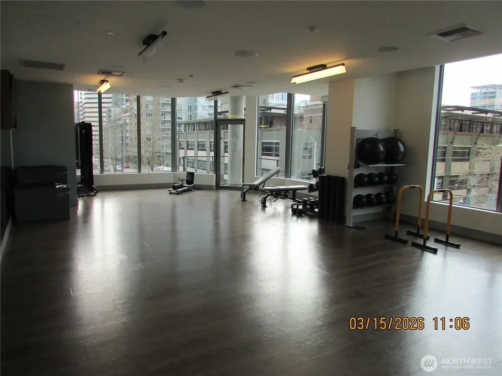 2510 6th Avenue Seattle WA 98121