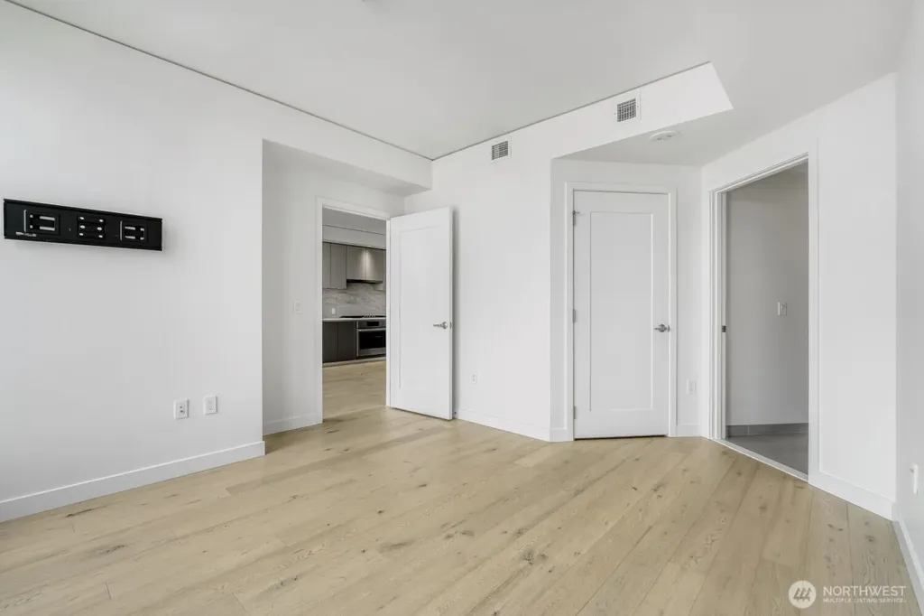 2510 6th Avenue Seattle WA 98121
