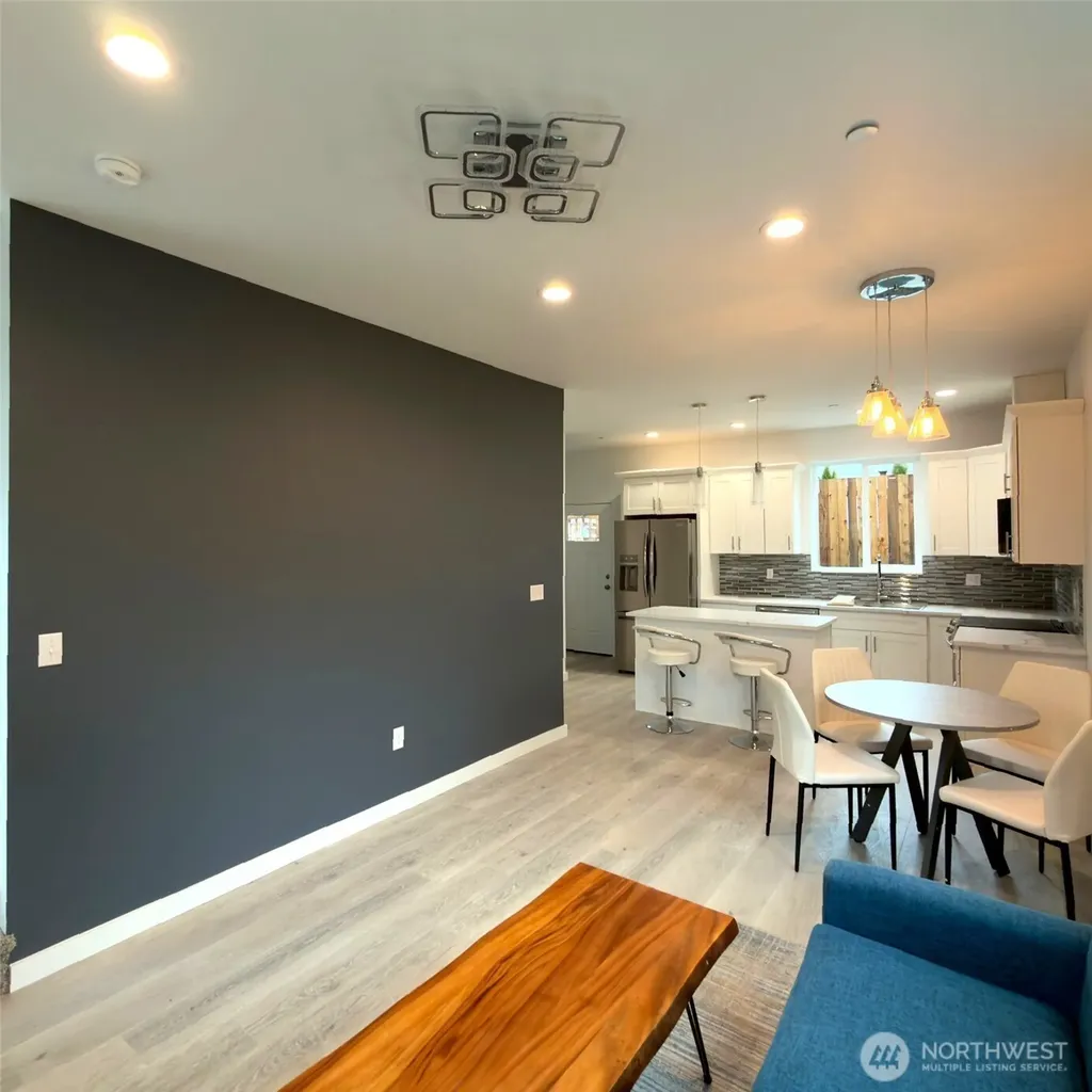 648 SW 139th Street Burien WA 98166