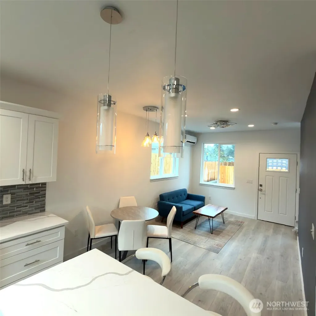 648 SW 139th Street Burien WA 98166