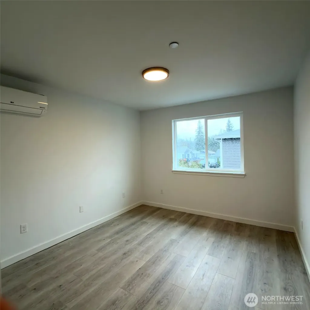 648 SW 139th Street Burien WA 98166