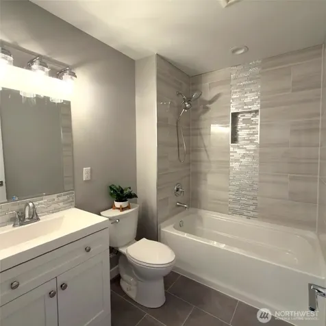 648 SW 139th Street Burien WA 98166